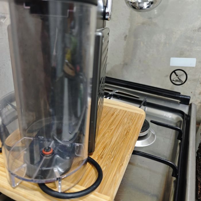 Nespresso C60 utilizat