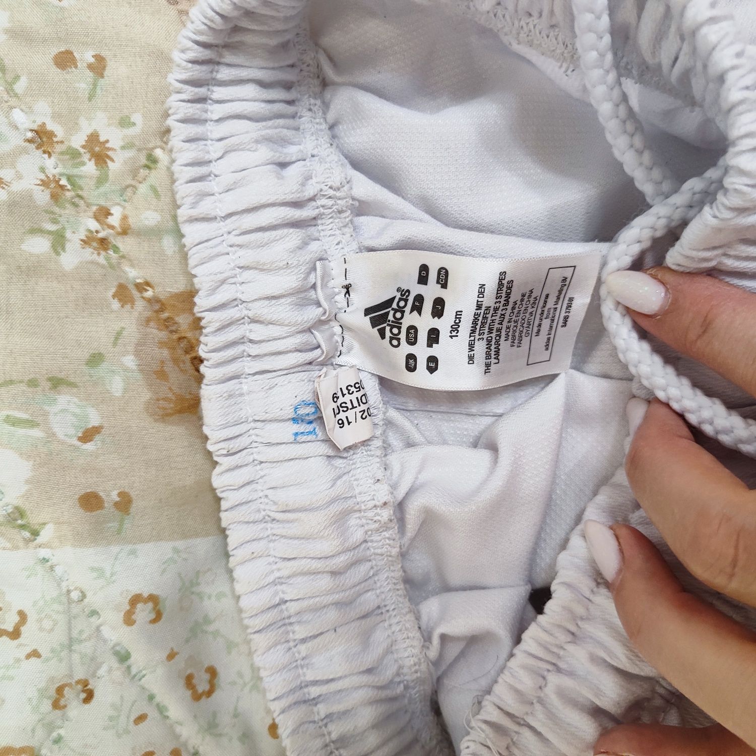 Adidas кимоно за карате, джудо или таекуондо