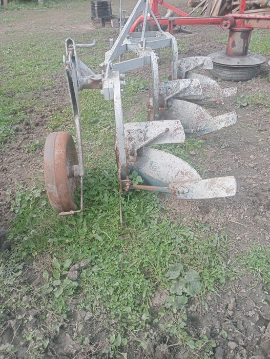 Plug de vânzare.
