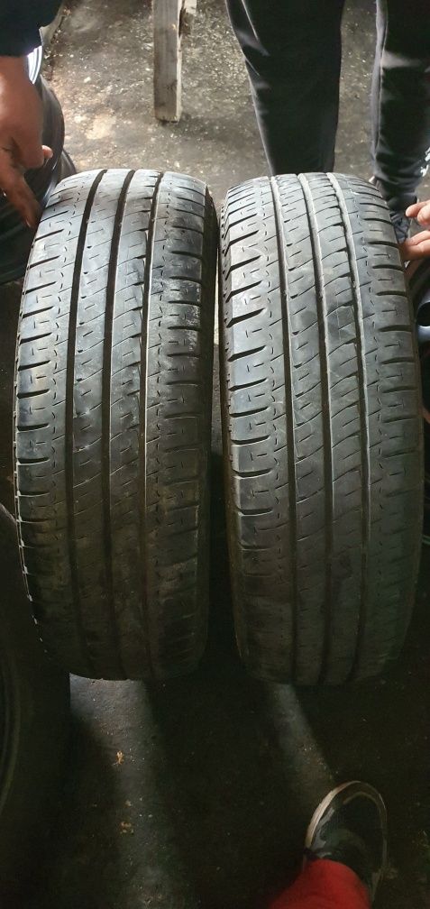 Гуми 2бр 215/70/15с - 1бр- 105лв