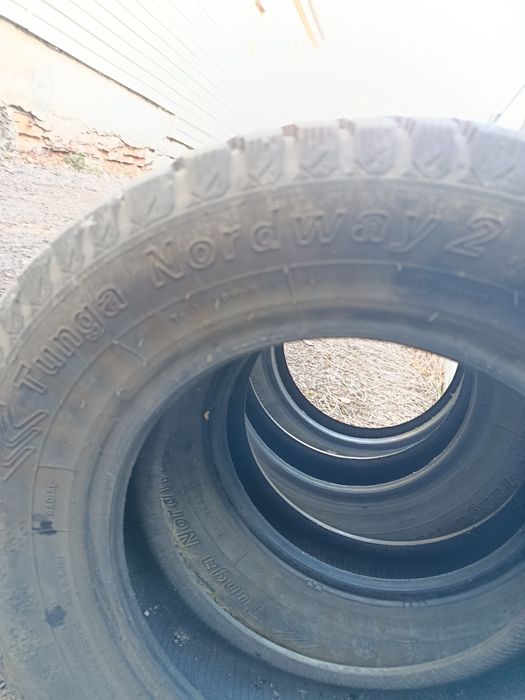 Шины зима шип. Продам комплект.