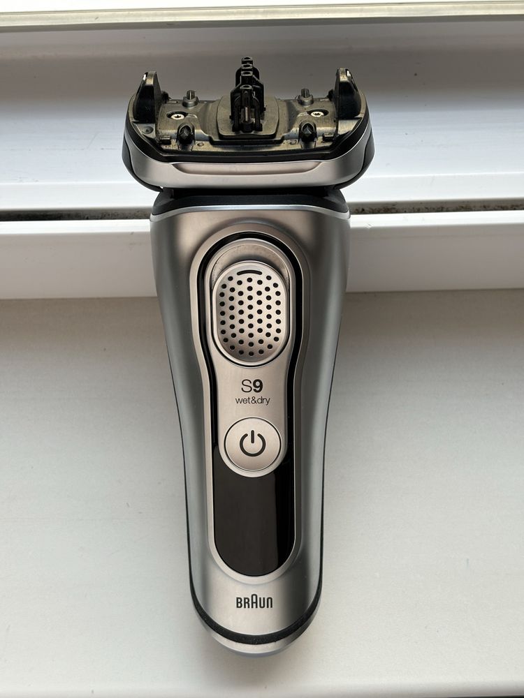 BRAUN S9 - Aparat de ras electric (shaver)