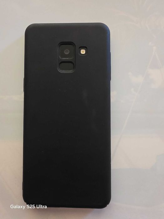 Смартфон Samsung Galaxy A8 (2018