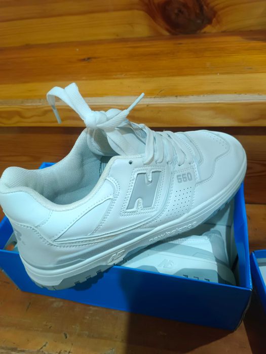 Продам новые кроссовки