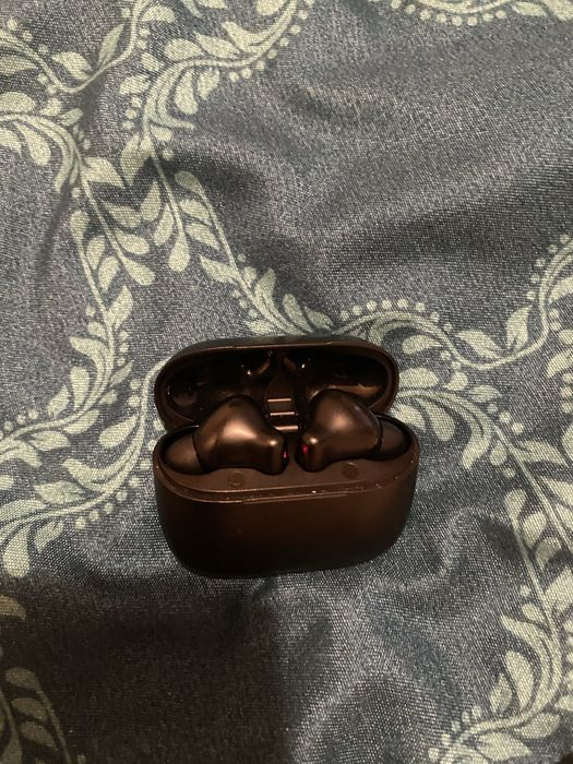 Vand 2 perechi de casti gaming si telefon