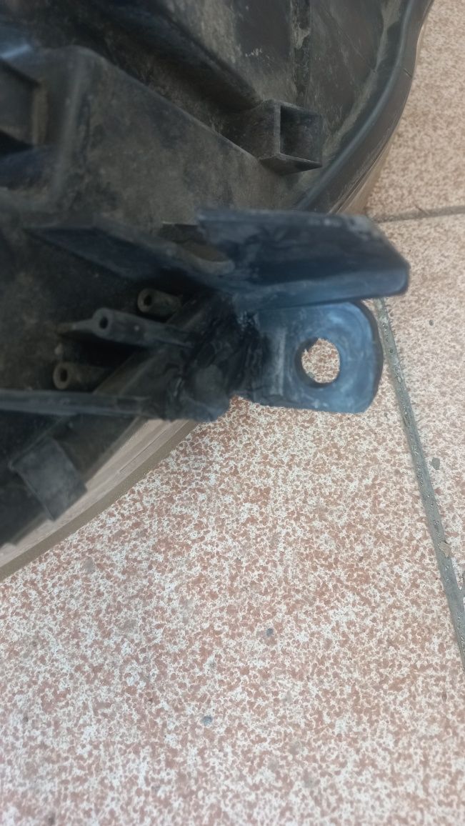 Ляв фар за Пежо 407 peugeot 407
