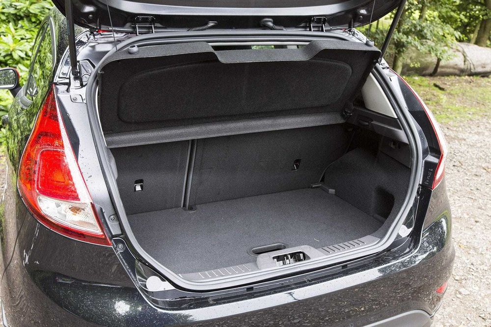 Кора за багажник Ford Fiesta MK7 2008–2017