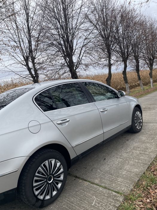 Vând Volkswagen Passat