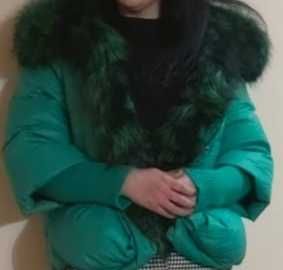 Vând geaca cu puf de gasca și blana baturala