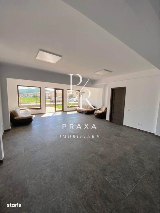 Spatiu comercial, 3 incaperi, 70 mp utili, 90 curte, 3 parcari, zona T