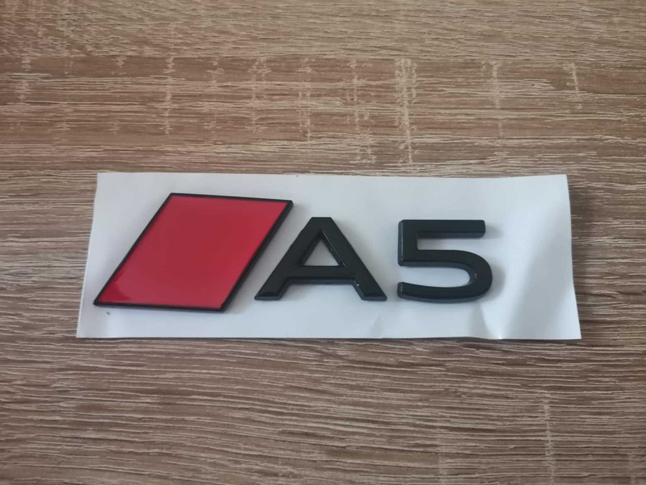 черна емблема Audi A5 нов стил