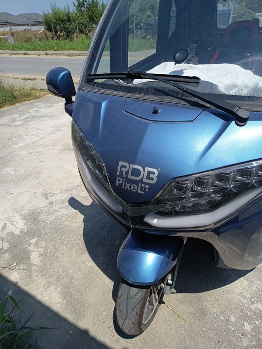 Vând triciclu rdb pixel. Nu necesită permis de conducere