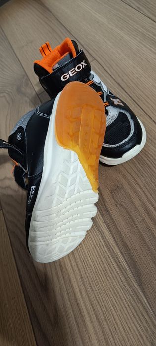Vând ghete Geox unisex