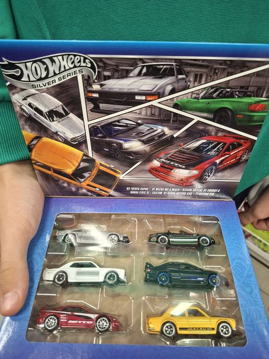 Set silver series hotweels cu 6 masini