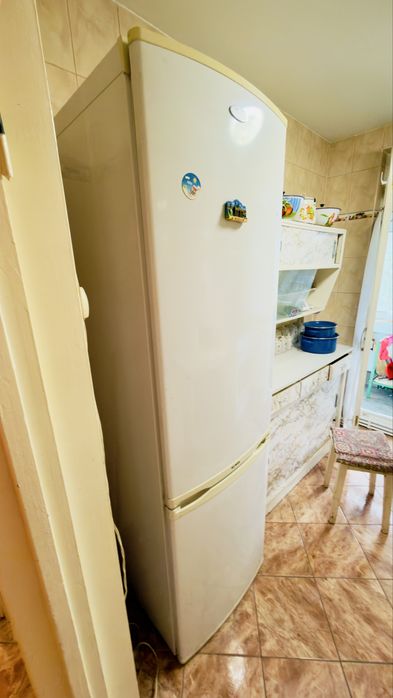 Vand Combina frigorifică incorporabilă WHIRLPOOL ART 9812 SF E (306 l)