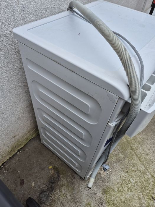 Mașină de spălat rufe BEKO cuvă defectă