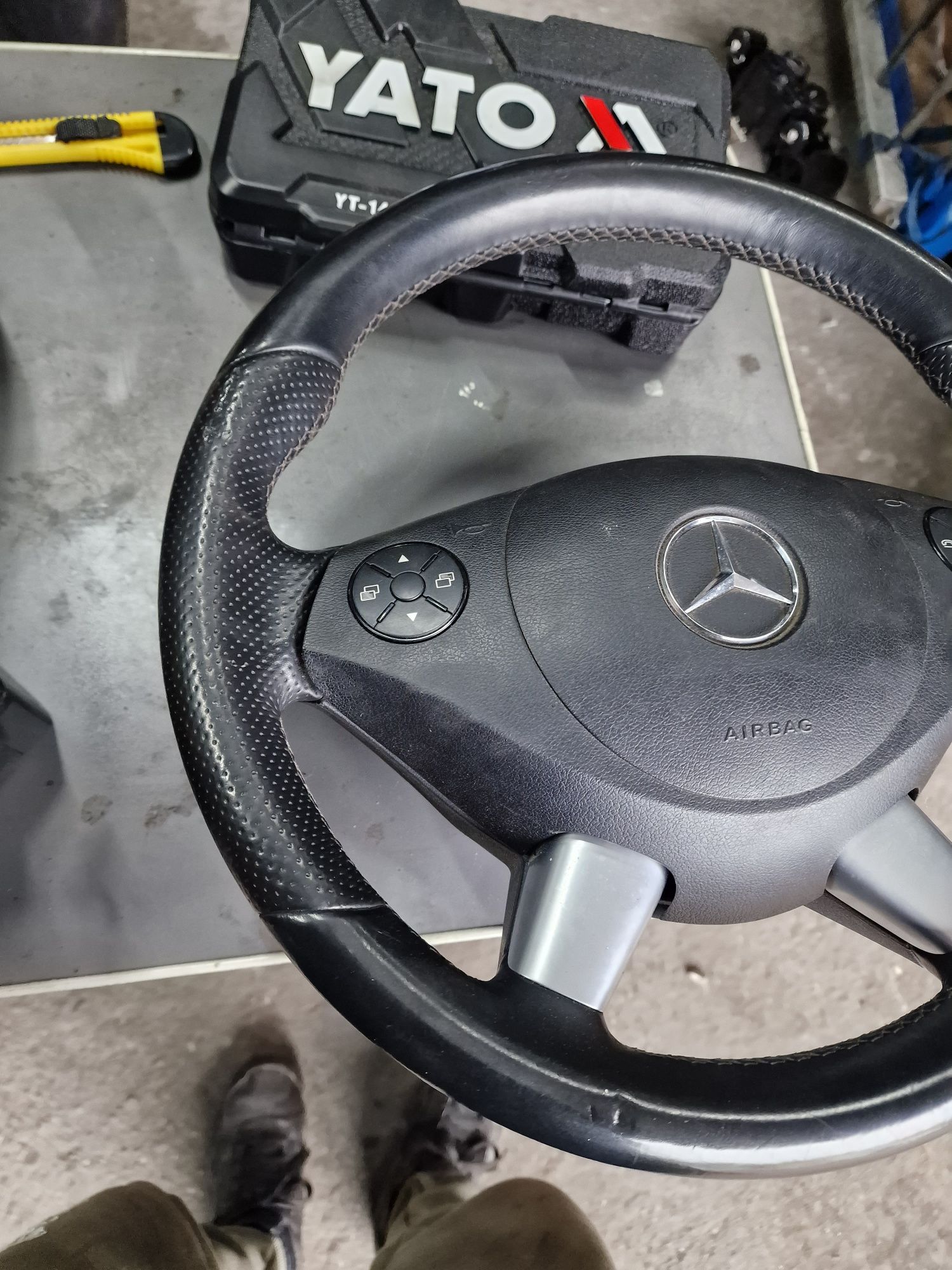 Volan piele perforata comenzi mercedes sprinter w906 pe original