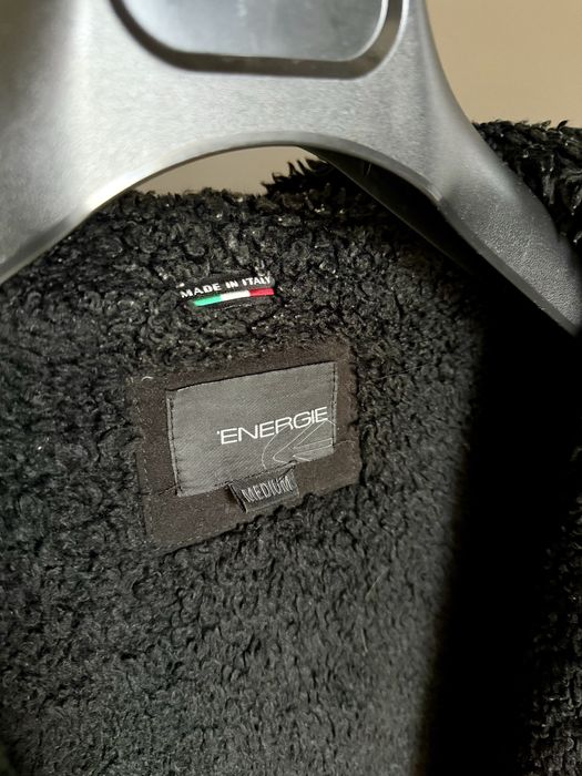 Вълнена зимна жилетка на Energie с цип и качулка. Черна. Размер М.