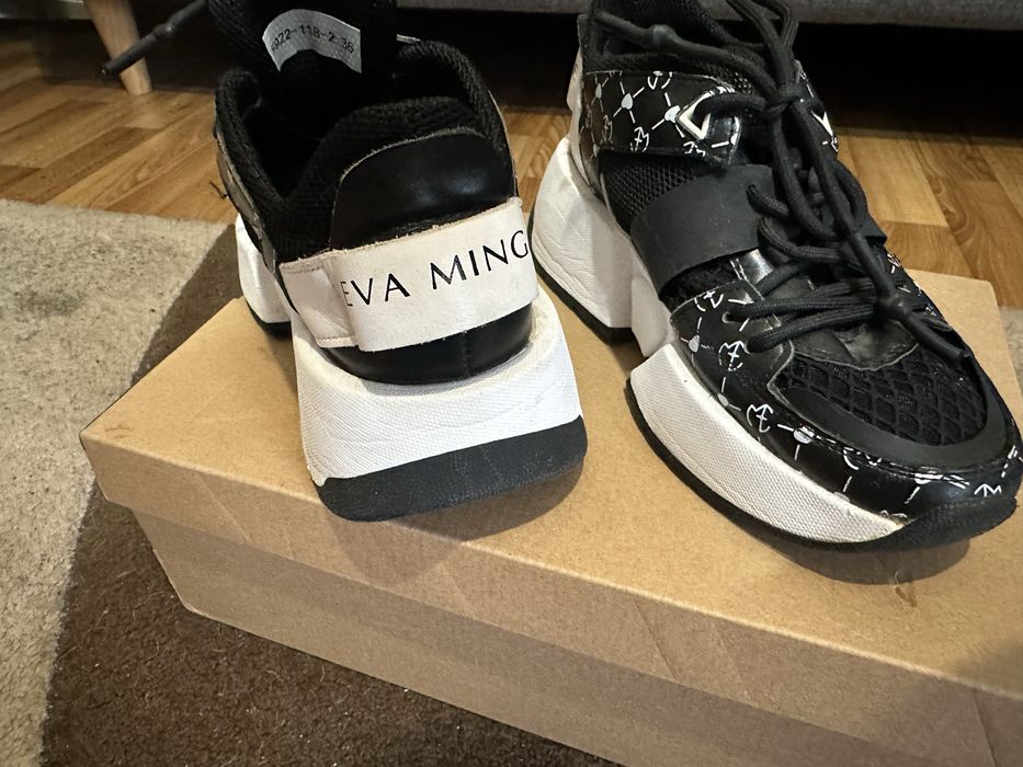 Сникърси Eva Minge