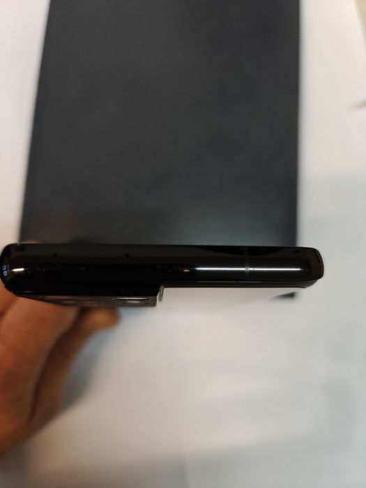 Samsung Galaxy S21 Ultra 512GB 16GB RAM spate ușor fisurat