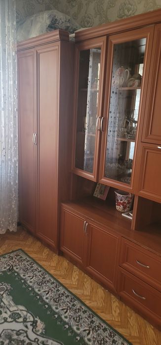 Сервант шкаф  в хорошем состоянии