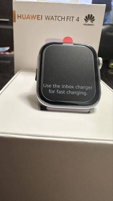 Смарт часовник Huawei watch fit 4