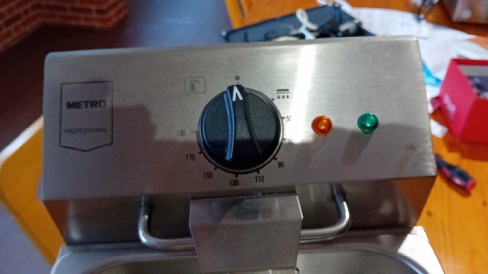 Friteoza electrica cu ulei 8 litri inox noua 2 buc