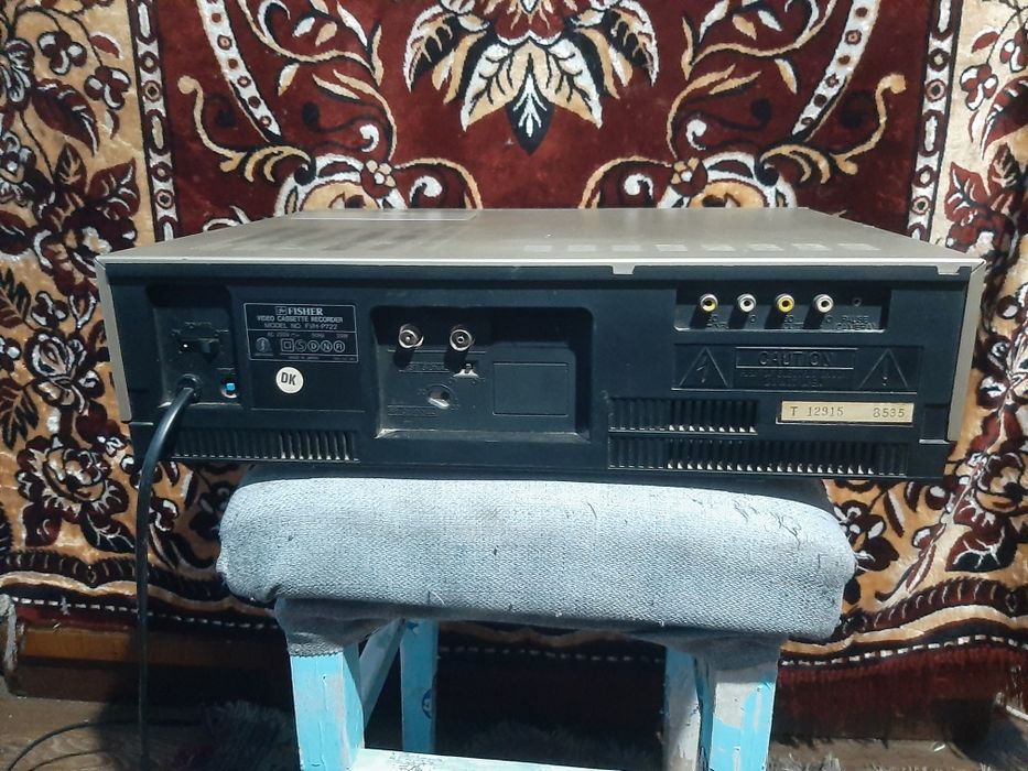 Vând videorecorder fisher în stare bună