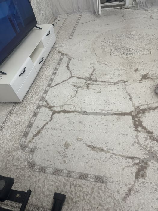 Продам ковер в хорошем состоянии