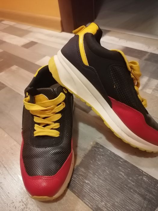 Дамски маратонки 10лв