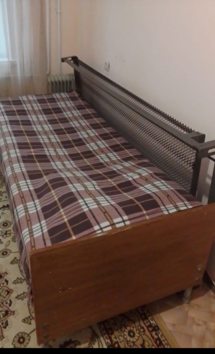 кровать б.у в хорошем состоянии