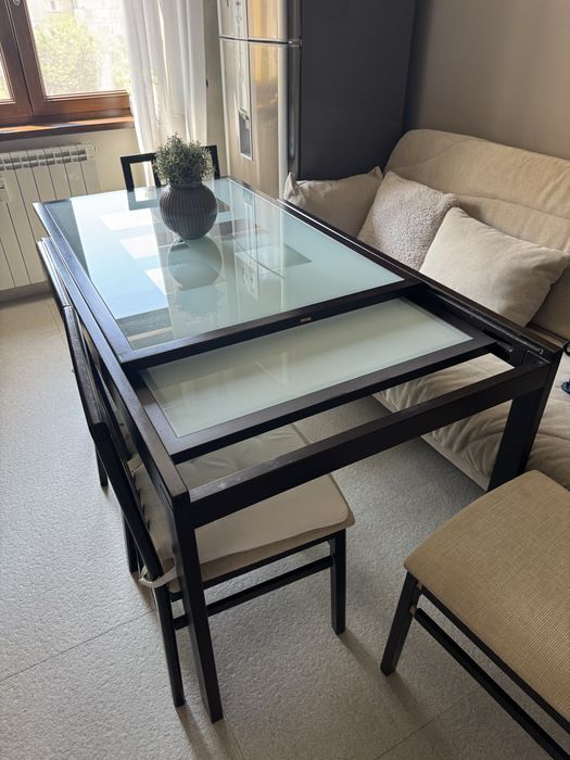 Masă de dining extensibila