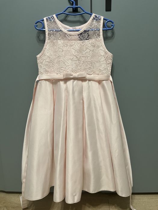 Продам нарядное платье 116 см