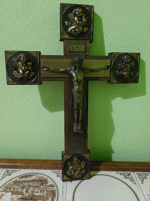 Frumoase cruci din lemn, alama