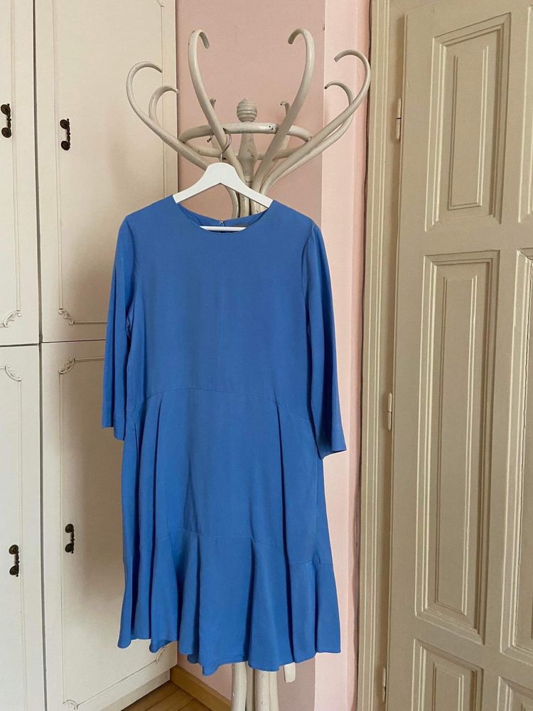 Синя рокля COS, размер 38, става и на 40