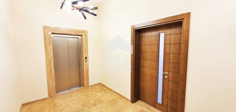 Продава се Офис в Варна, Възраждане 1 - 292 кв.м за 973 €/кв.м - Снимка #1