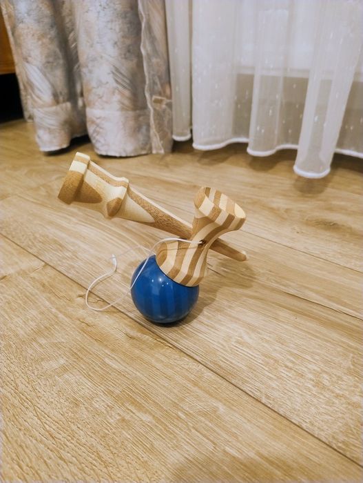 Kendama din lemn de bambus