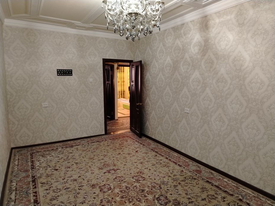 Навоий шахар Янги бозор қаршисидаги домлардан квартира сотилади