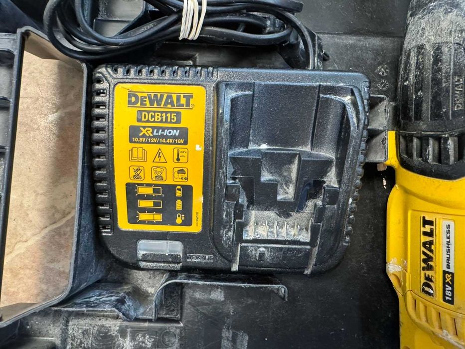 Акумулаторен перфоратор DeWALT DCH133