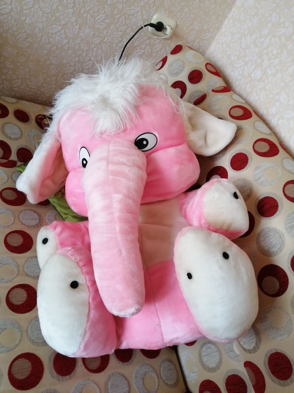 Продам мягкую игрушку, розовый слон. Крупная. Состояние отличное.
