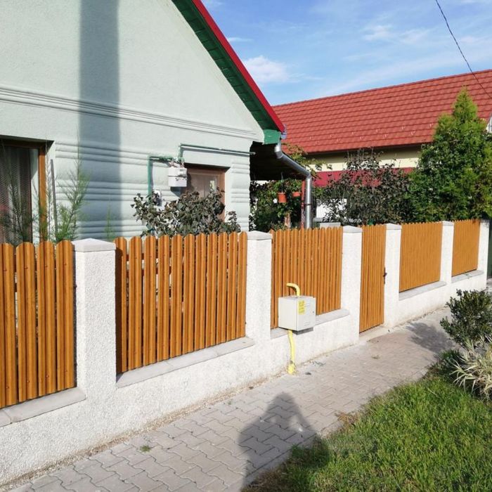 Construim garduri si porti din sipca metalica, panouri stil jaluzele,