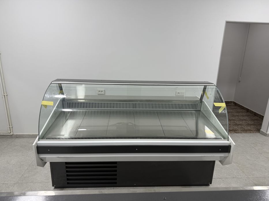 Витрина холодилник