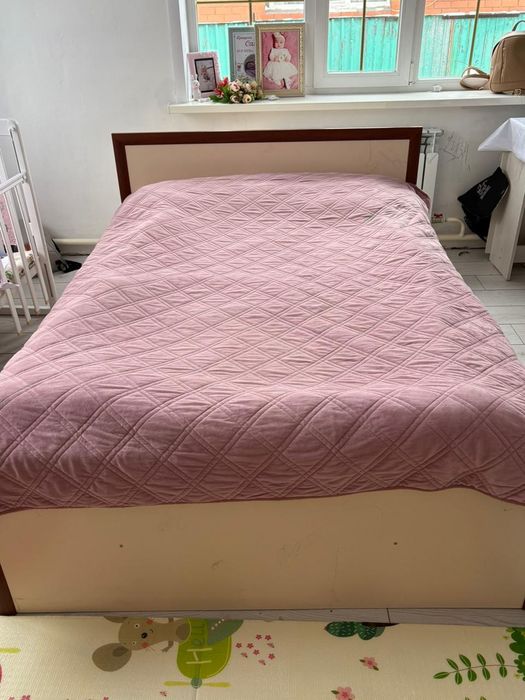 Продам спальний гарнитур