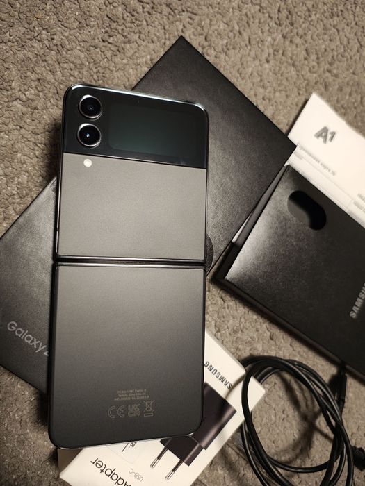НОВ!!! Samsung Z flip 4