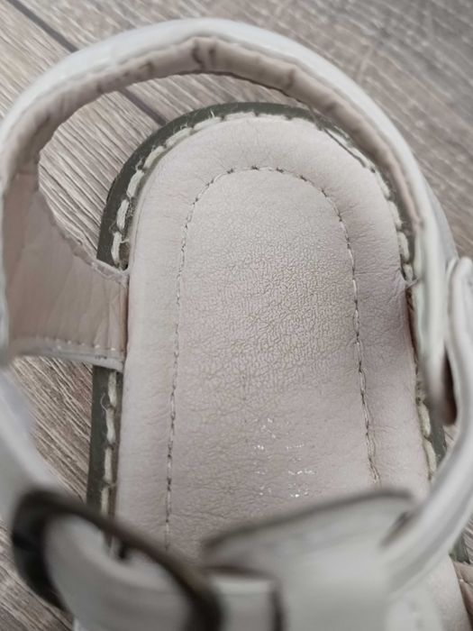 Sandale de piele naturala, pentru fete, marime 25