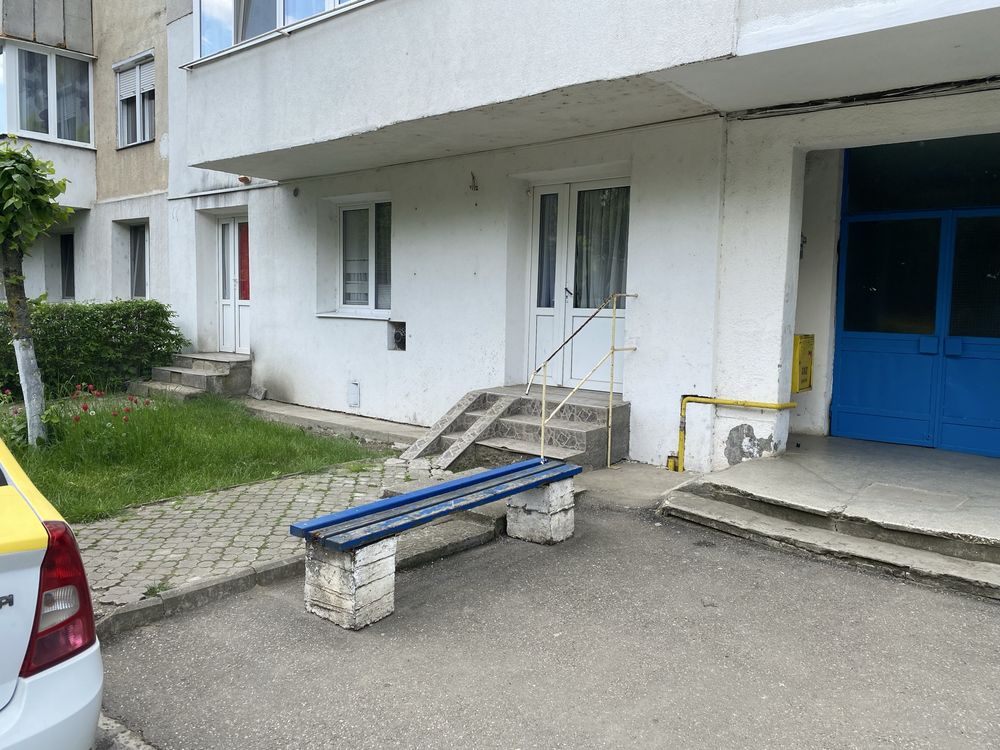 Vand apartament cu 2 camere !
