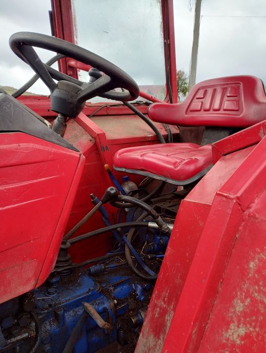 Tractor romanesc DT 445