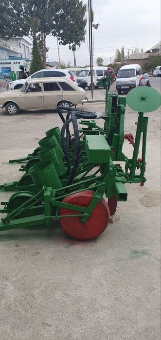 Ruminski selka. Zavodskoy. 
Donli mahsolutlarni barchasini ekadi. Ek