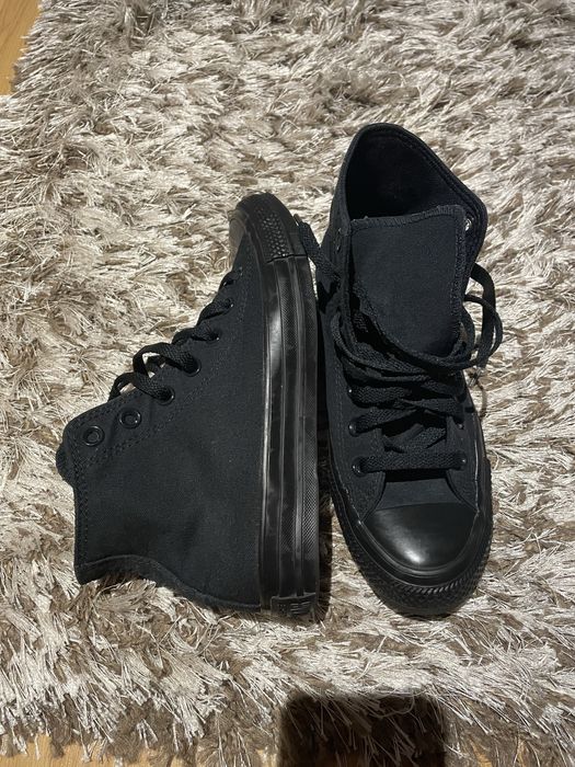 Converse negri, talpa joasa