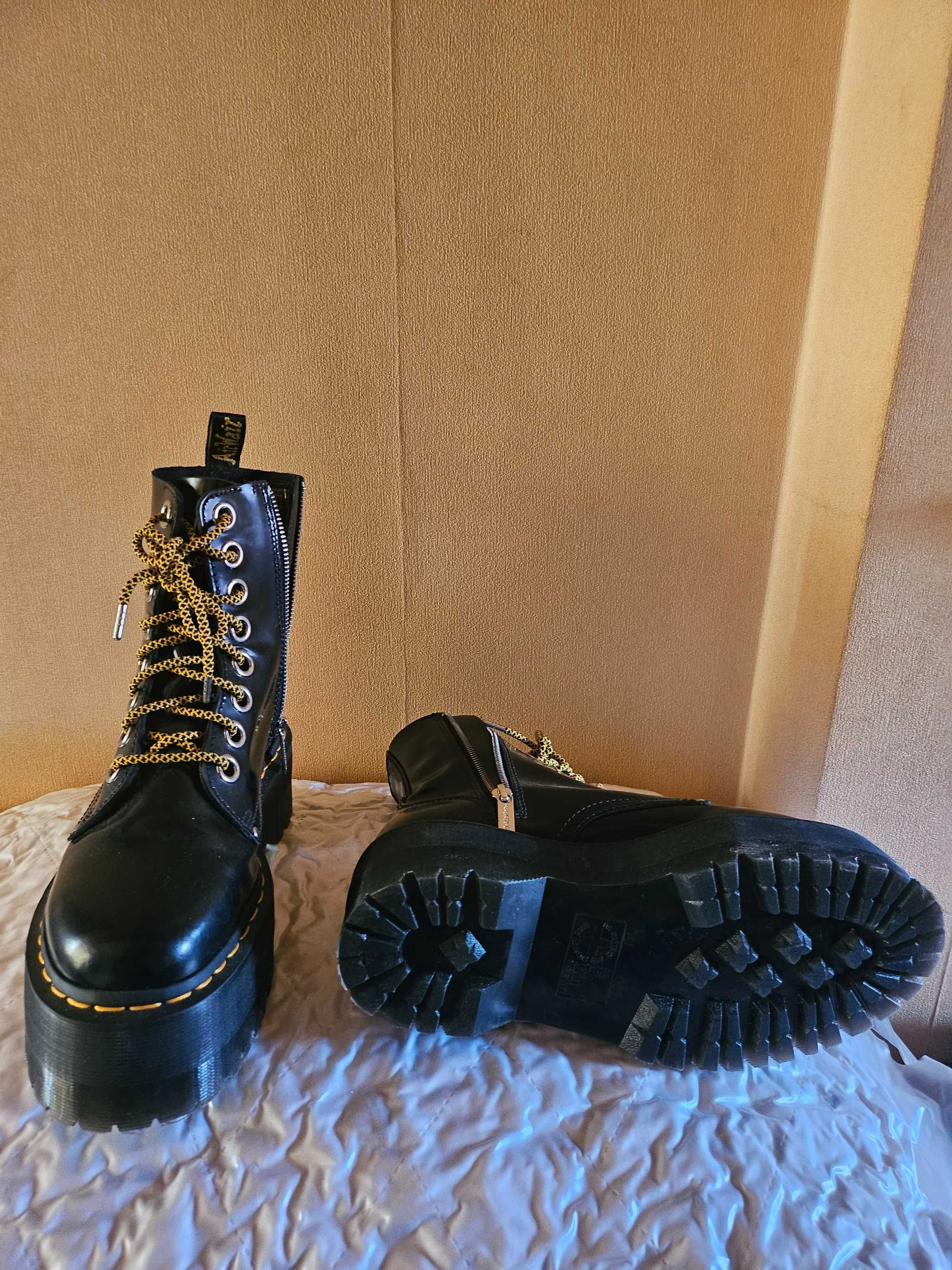 Кубинки Dr. Martens